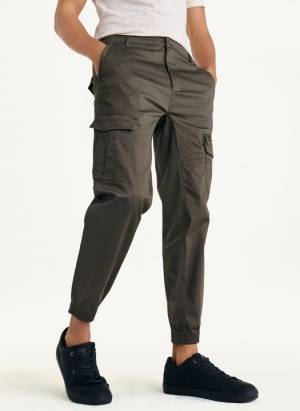 DKNY Men's Cotton Sateen Pocket Jogger in Green