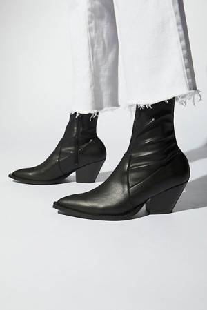 Farylrobin Vegan Gauntlet Boot