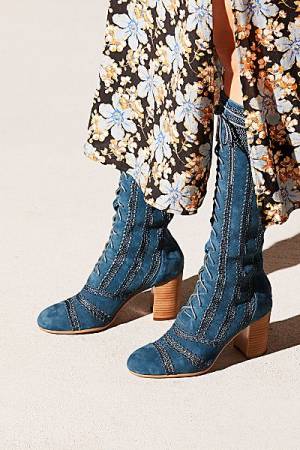 Silent D Lace-Up Boots "Blaire