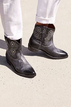 Frye Stud Western Boots "Billy"