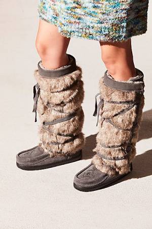 Manitobah Mukluk Tall Boots "Faux Fur Wrap"
