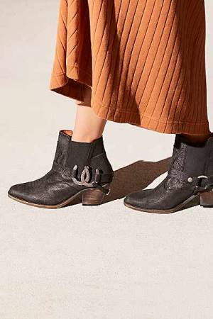 Understated Leather Ankle Boots "Lady Luck" Western Shoes