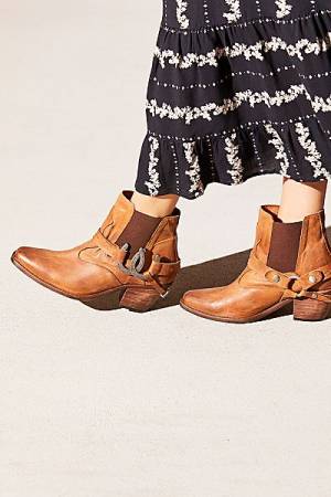Understated Leather Western Ankle Boots "Lady Luck"