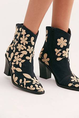 Free People Ankle Boots "Embroidered Barclay"