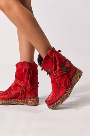 El Vaquero Fringed Mocc Boots "Arya"