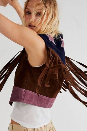 Understated Leather Fringed Vest "Festival American Woman"