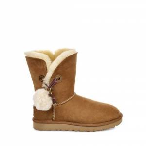 UGG Women's Irina Star Charm Nubuck