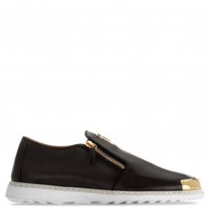 Giuseppe Zanotti - COOPER - Black Nappa Leather Men's Loafer With Metal Tip