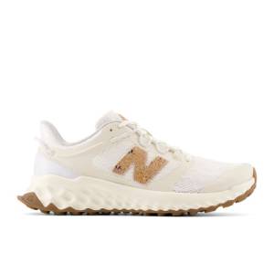 New Balance Fresh Foam Garoé Women's Hiking & Trail Shoes - White (WTGAROEU)
